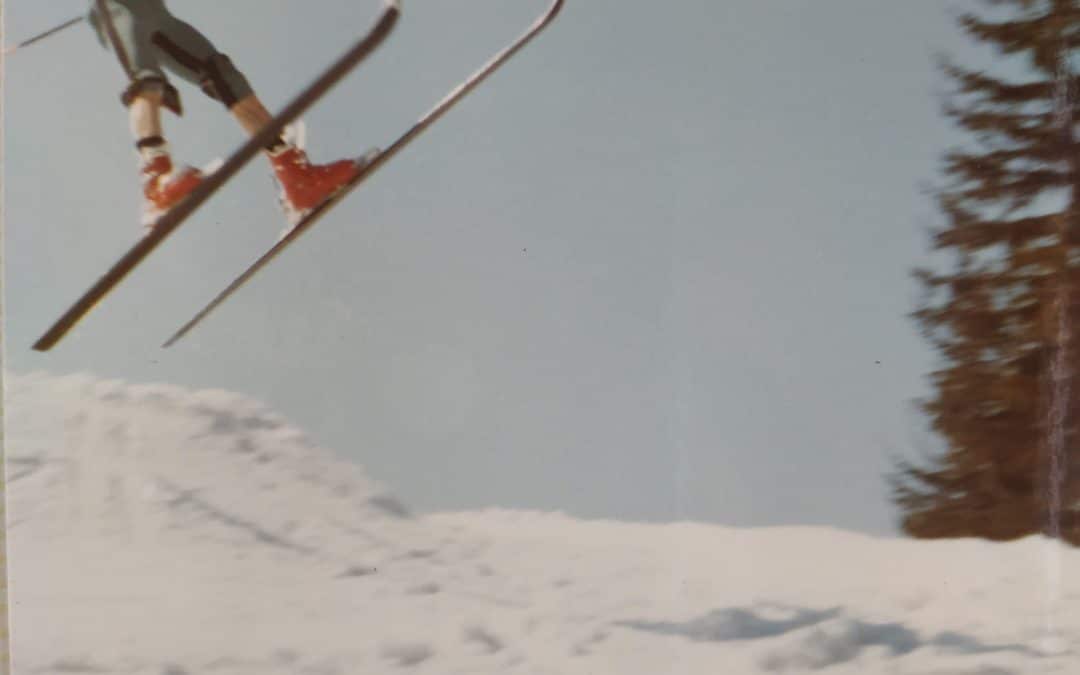 Les affiches de ski des Alpes : Un aperçu historique.